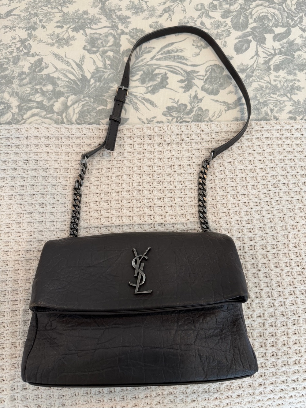 Saint Laurent 2017 Medium Grain De Poudre West Hollywood Monogram Fold-Over